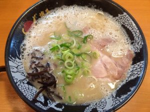 『ラーメンと半替玉』