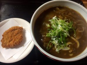 『カレーうどんと一口カツ』